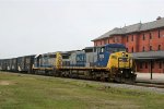 CSX 7824 leads train Q446-28 northbound